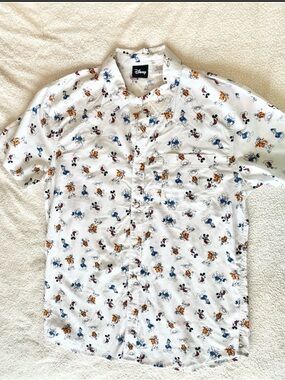 Disney Store Mickey Donald Goofy All Over Print Button Down Shirt Men’s Large